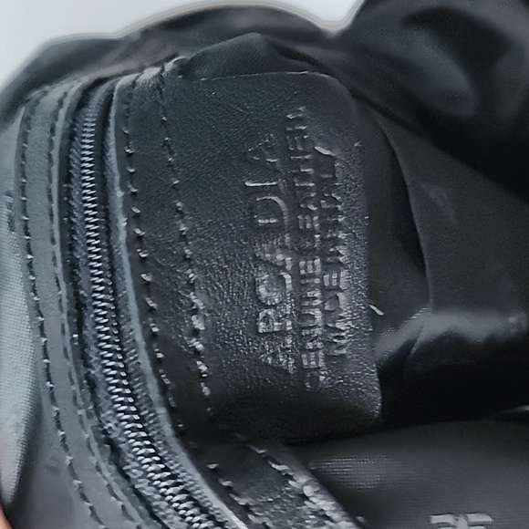 Arcadia Leather Pleated Slouchy Bowling Bag - Picture 5 of 9